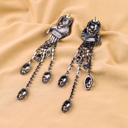 女人饰界 欧美时尚饰品批发直销引领复古潮流